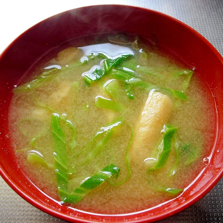 捨てないで♪我が家の“キャベツと油揚げの味噌汁”